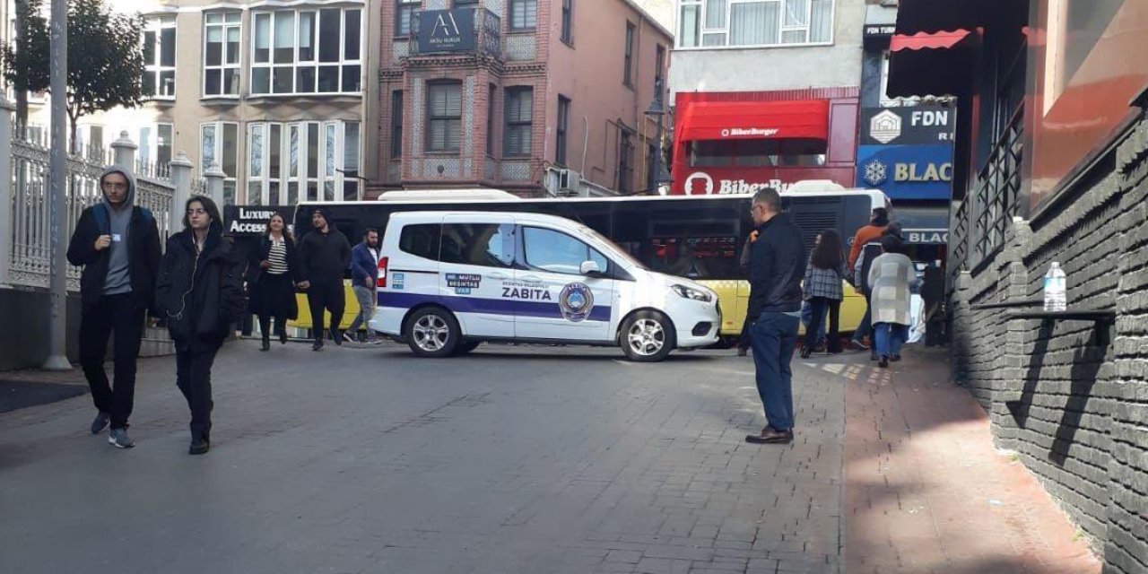 Beşiktaş Belediyesinin Bahçeşehir Üniversitenin Giriş Yolunu Kesmesine Anlam Verilemedi.