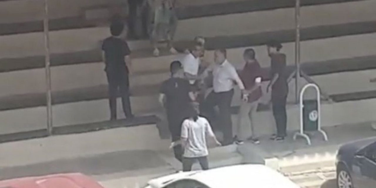 Sürtük Tartışması Sonrası Okulu Basan Şube Müdürüne ’Öğretmenlik’ Cezası!