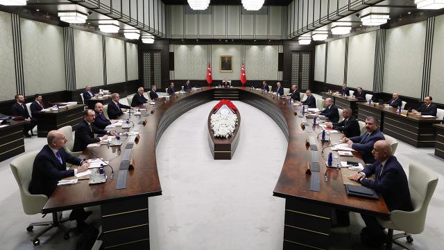 Kabinenin en başarılı ve başarısız bakanları belli oldu! Milli Eğitim ve Sağlık Bakanları kaçıncı sırada...