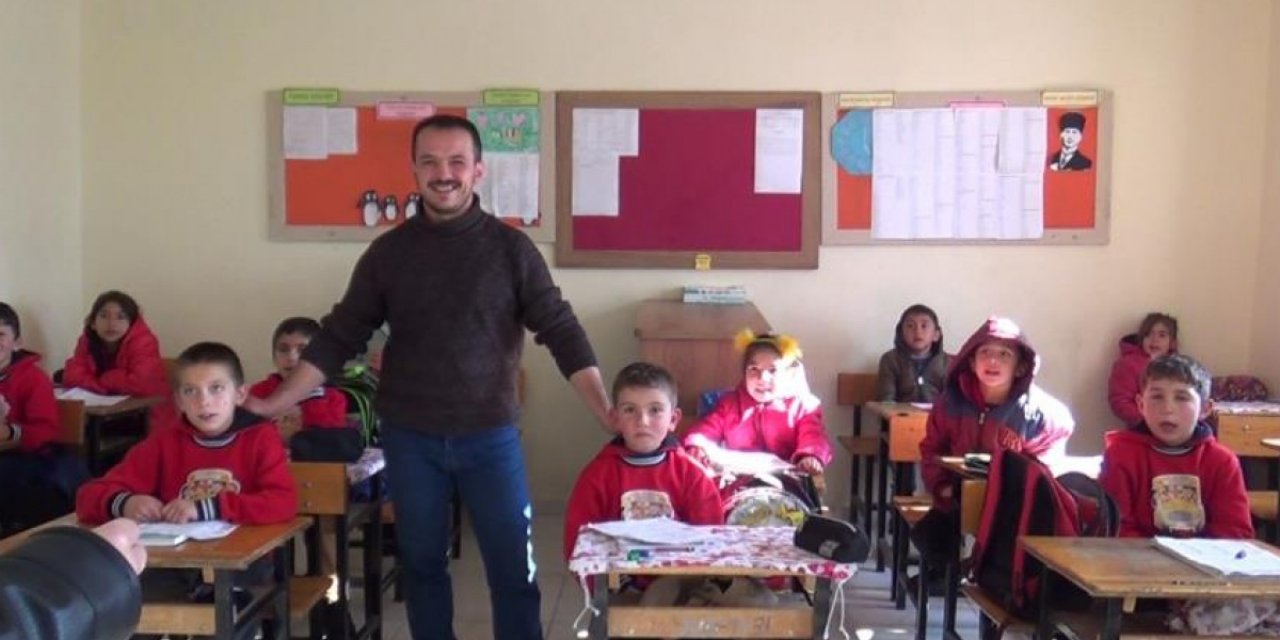 Okulda öğretmen, camide imam