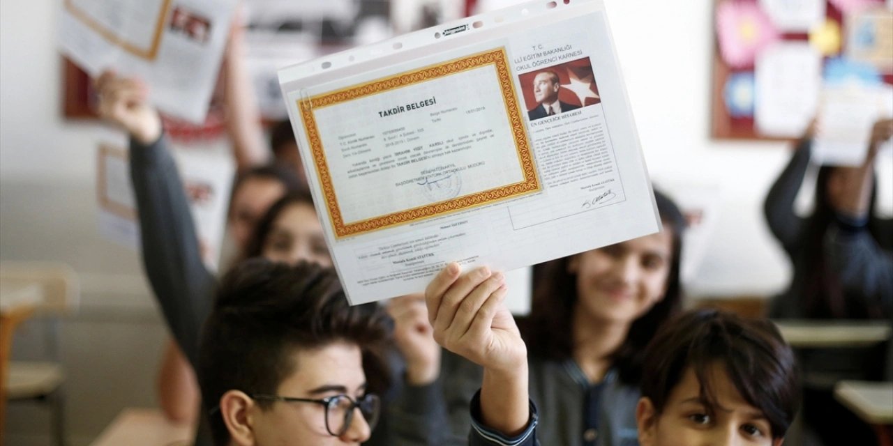 Öğretmenler İçin 1.Dönem En Güncel Öğretmen Karne Görüşleri Örnekleri