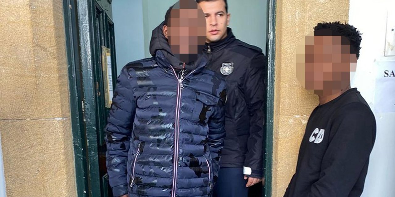 45 dakikada 4 mağazada hırsızlık yapan zanlılar ‘öğrenci’ çıktı