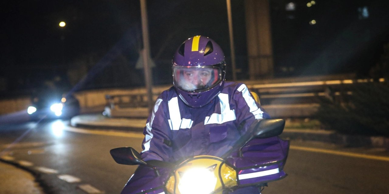 Bakan Getir Kuryesi Oldu.İlk Siparişini Bakın Kime Teslim Etti.