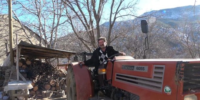 Öğretmen En fazla 30 kilometre hız yapabilen traktörüyle aşırı hız cezası yedi