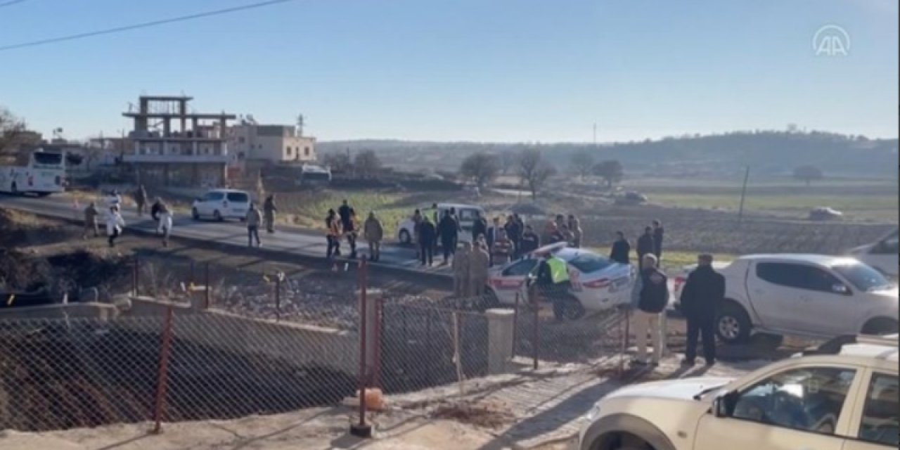 Valilik ve Üniversite personelini taşıyan servis aracı devrildi 6 ölü 5 yaralı