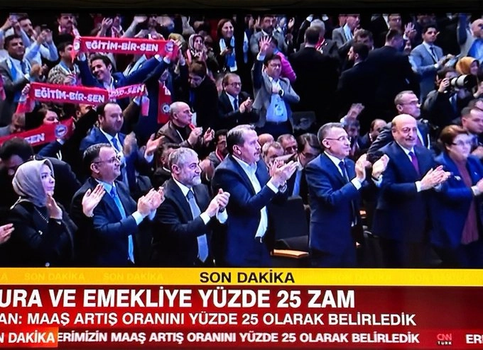 Memur Sen yüzde 25 memur zammını ayakta alkışladı…