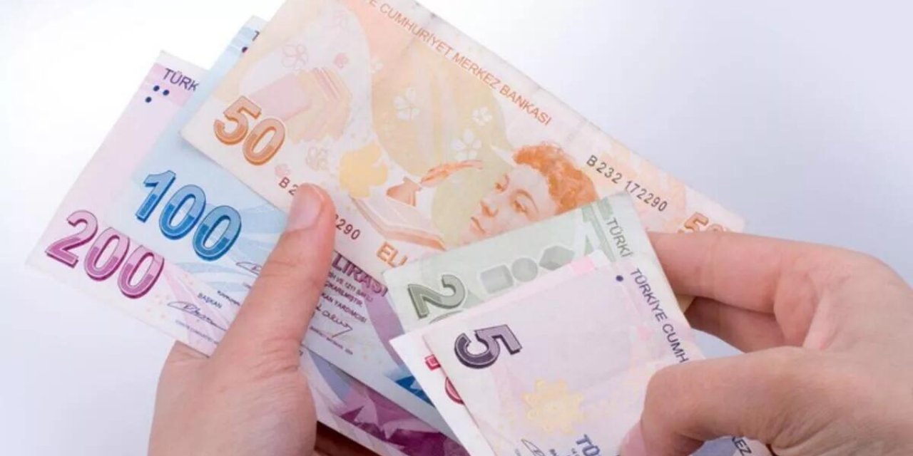 Görevdeki Memurların 2023 Maaşları %30 Zamlı! Aile Yardım Ödeneğiyle Maaşlar Daha Fazla Artacak!