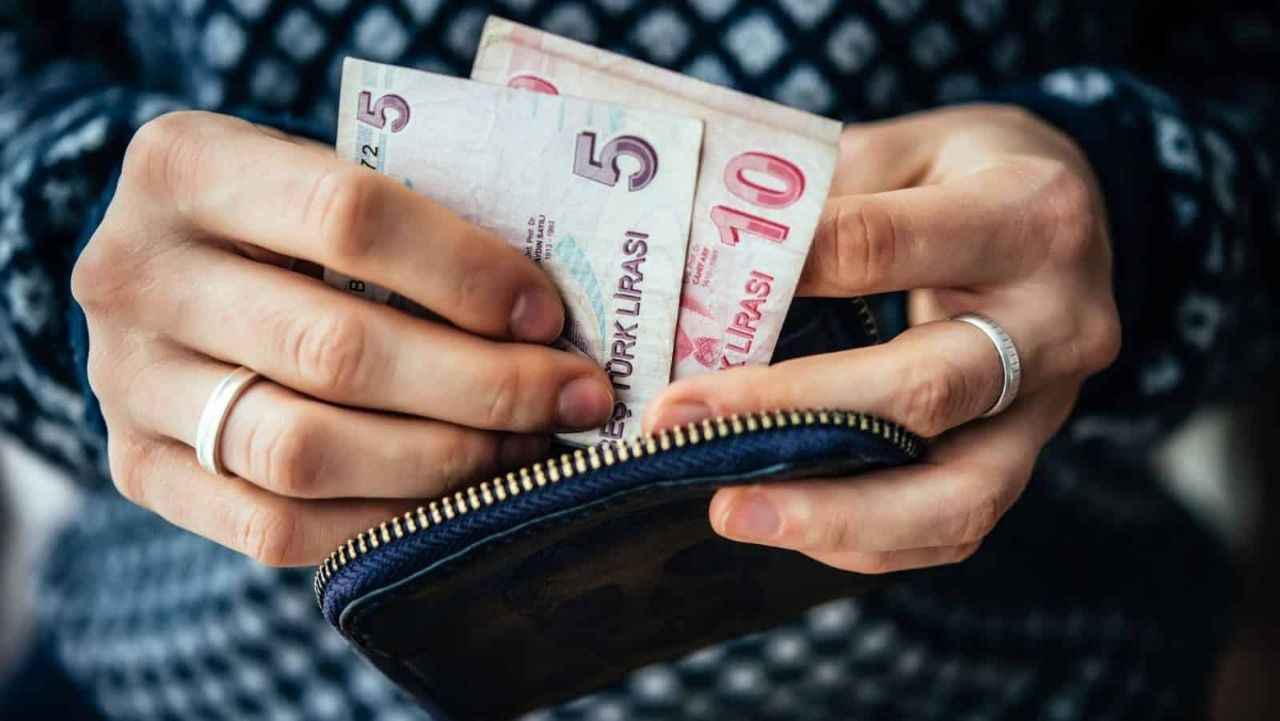 Yeni Zamlı Maaşlar Ve Ödenekler Belli Oldu. Seyyanen 4 Bin 125 TL Hesaplara Yatacak!