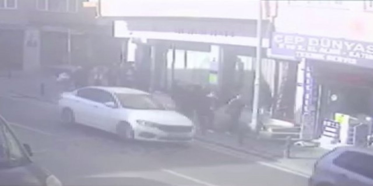 İstanbul'da dehşet: 20 kişi ortaokul öğrencisi kıza kabusu yaşattı!