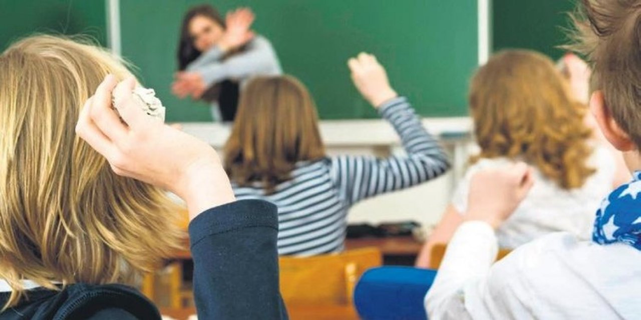 O ilçede veli öğretmene tokat attı! Şok görüntüler..