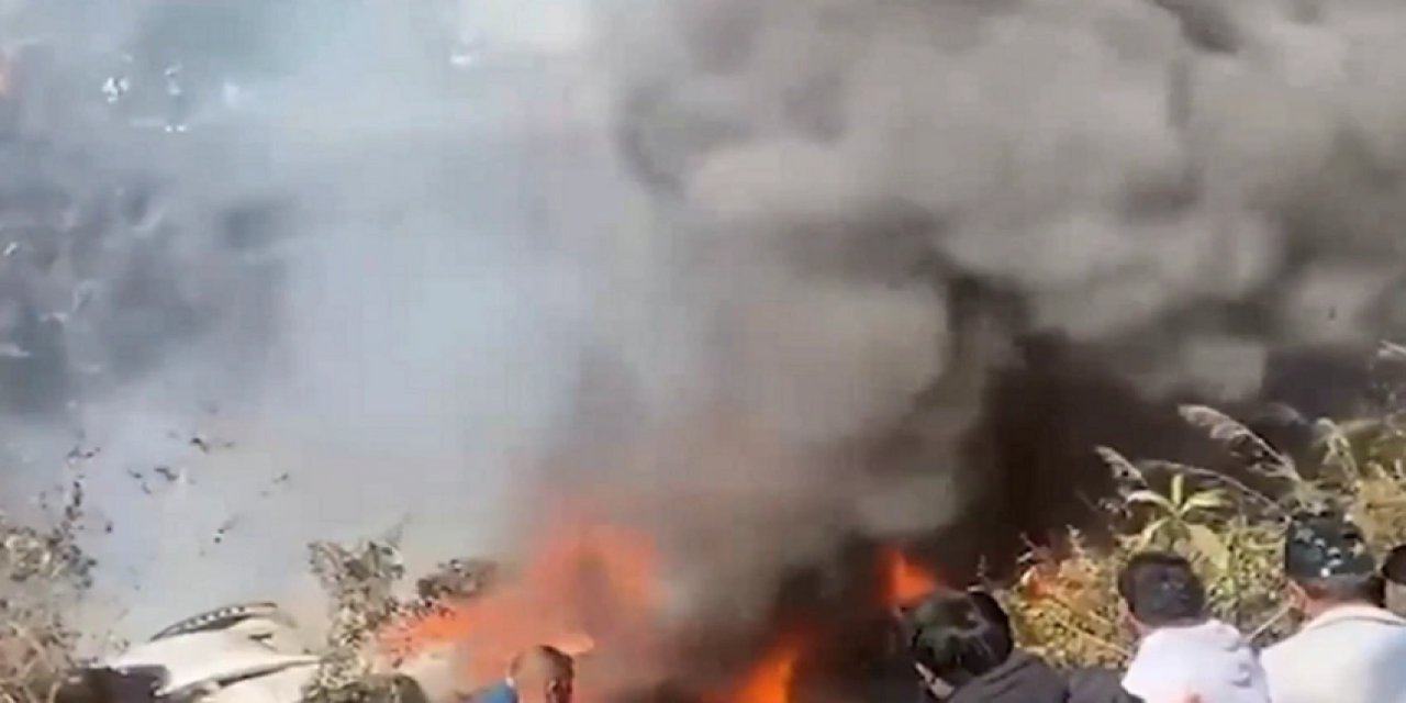 Nepal'de 72 kişiyi taşıyan yolcu uçağı düştü