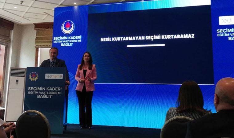 Sınav Sistemine Şarkılı Protesto "Testlere Son Yaşama Merhaba"