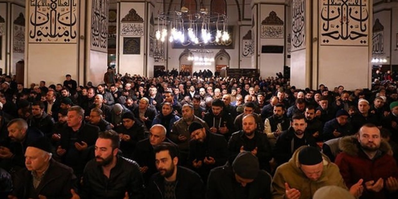 İstanbul Camilerinde Yağmur Duası