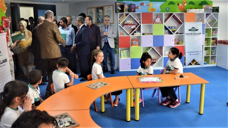 Bakan Özer, Hastane Sınıflarındaki Öğrenciler İle Buluştu