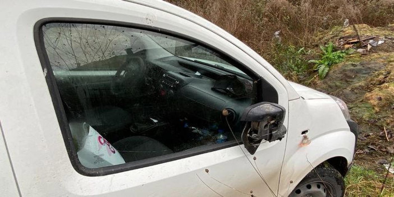 Kiraladığı araçta kız arkadaşına vahşeti yaşattı!