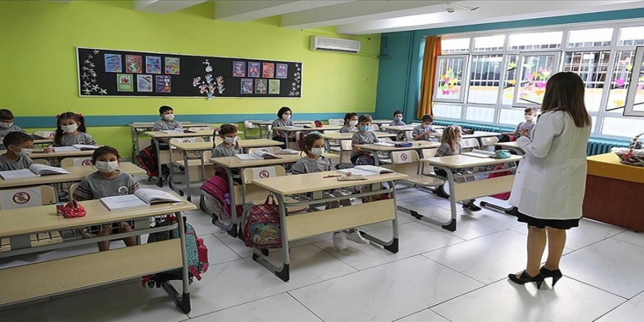 'Okulun öğrenci ücreti 140 bin TL, benim maaşım 6 bin TL'