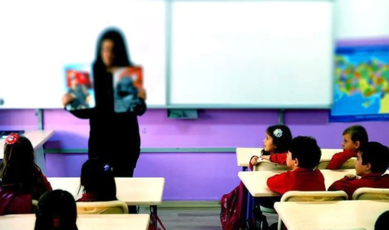 Beden Eğitimi öğretmeni olarak atandı, görevine son verildi.