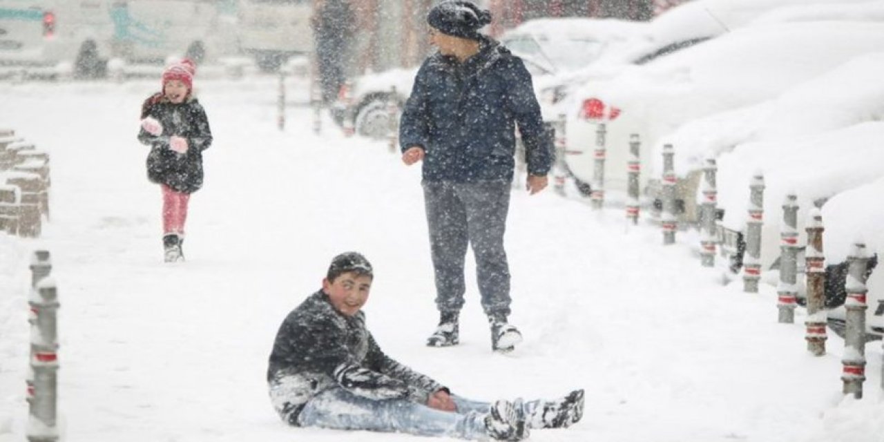 Yoğun kar yağışı sebebiyle okulları tatil eden İl sayısı 26'ya çıktı..