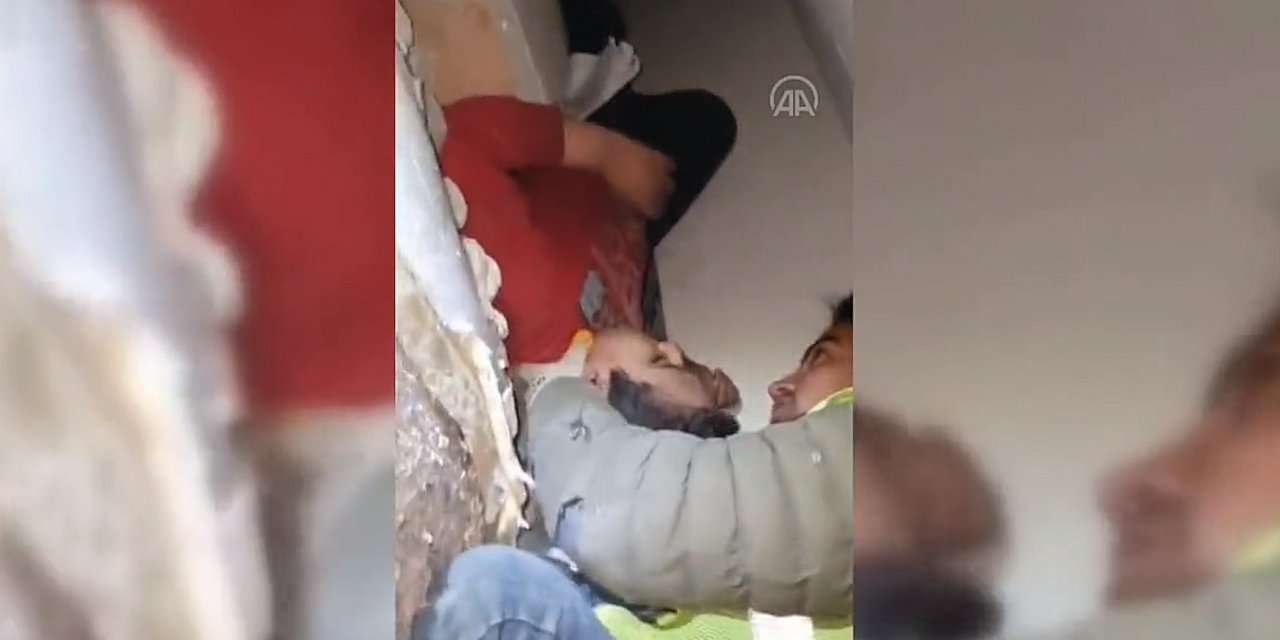 Kırklarelinden gelen gönüllü öğretmenler 2 kişiyi enkaz altından kurtardı