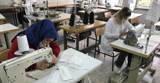 Meslek Lisesi Cerrahi Maske Üretti