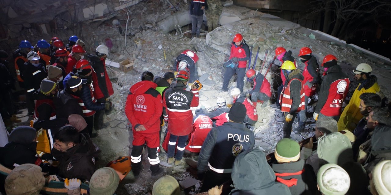 Depremden etkilenen 10 ilde ilan edilen OHAL tezkeresine ilişkin TBMM kararı Resmi Gazete'de