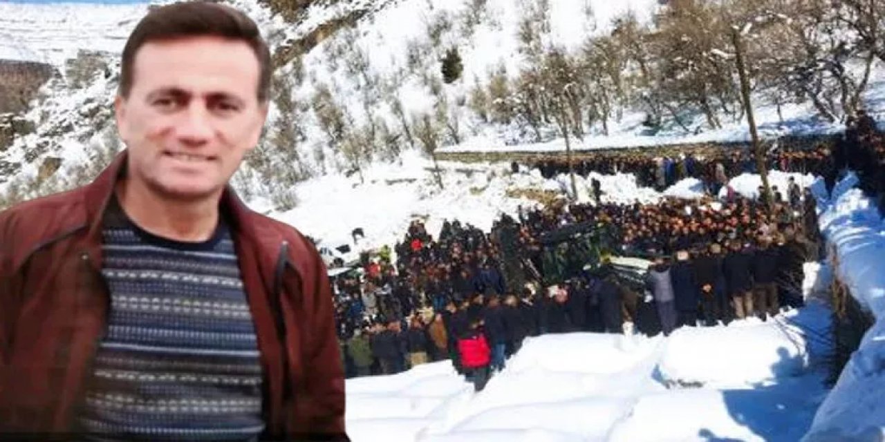 Depremde ölen şube müdürü ile anne ve babası Hakkari'de toprağa verildi