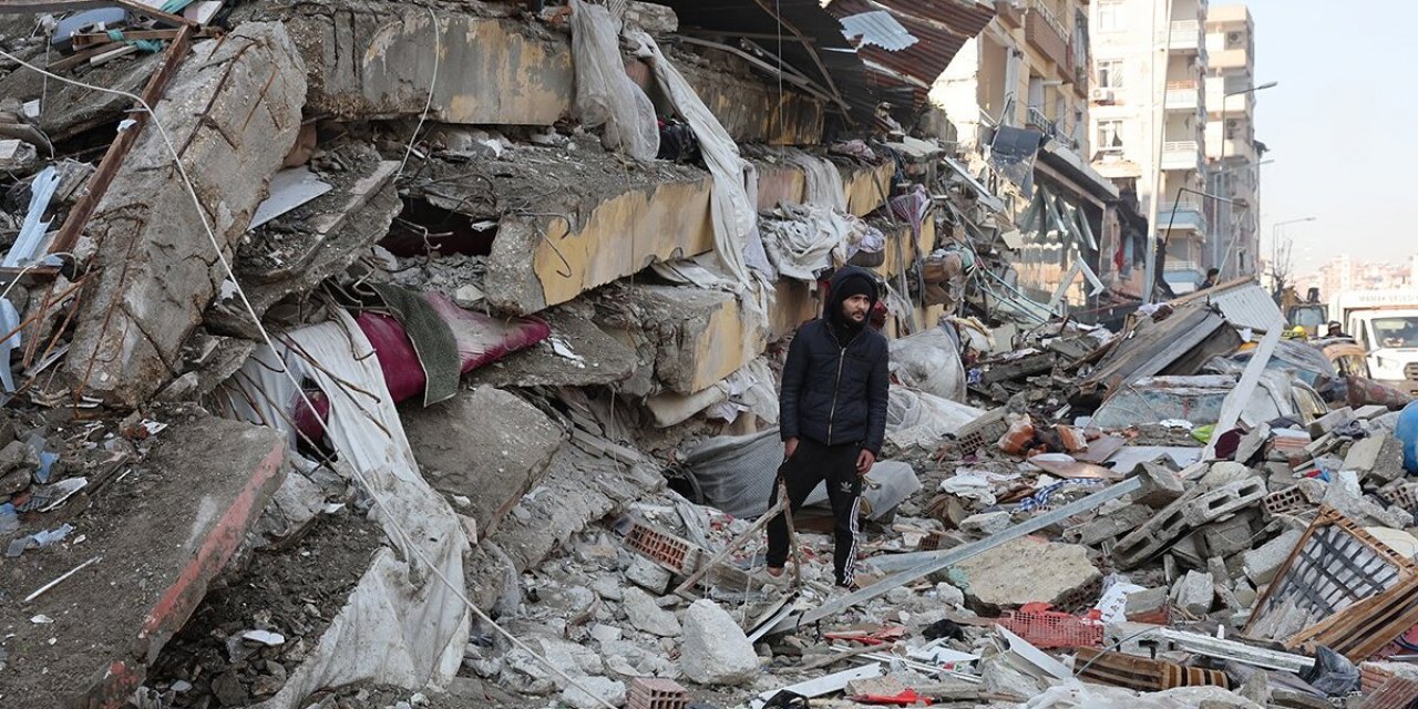Yıkılan binalarda acı gerçek ortaya çıktı! Bakın ucuza mal etmek için ne kullanmışlar..
