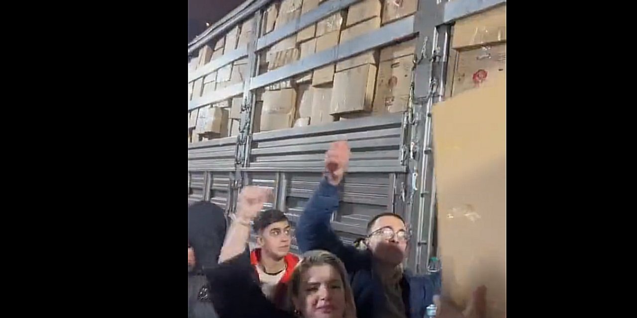 Şarkıcı Begüm Polat Tekbirlerle Deprem Bölgesine Yardım Tırı Gönderdi