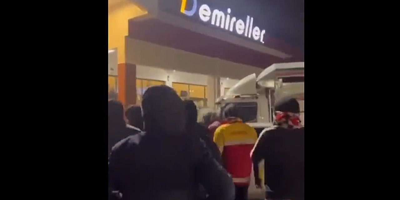 Çarşı grubu 40 tl'ye bisküvü satan dükkana yürüdü: Kahpeler..