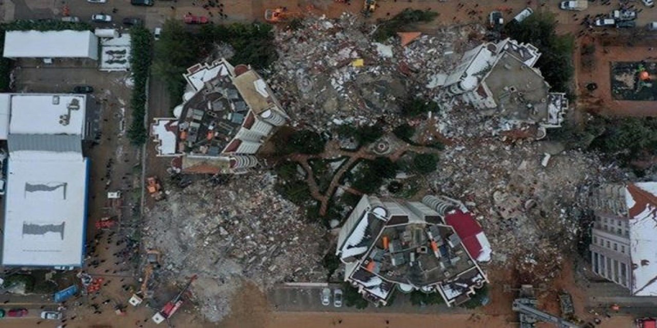 Gaziantep'te yıkılan sitenin müteahhidi, site sakinlerini suçladı