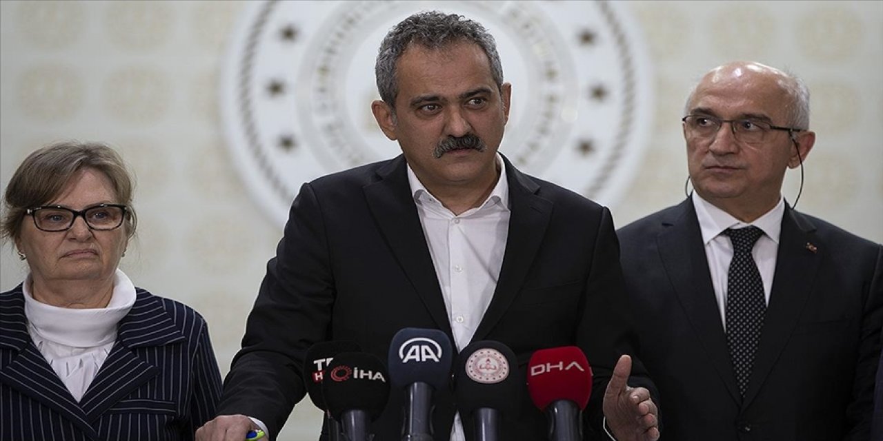 Mahmut Özer açıkladı: Okulların açılma tarihi ertelenecek mi?