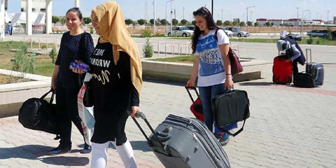 Gazeteci açıkladı: Üniversitelerin kapanmasıyla alakalı karar değişecek mi ?