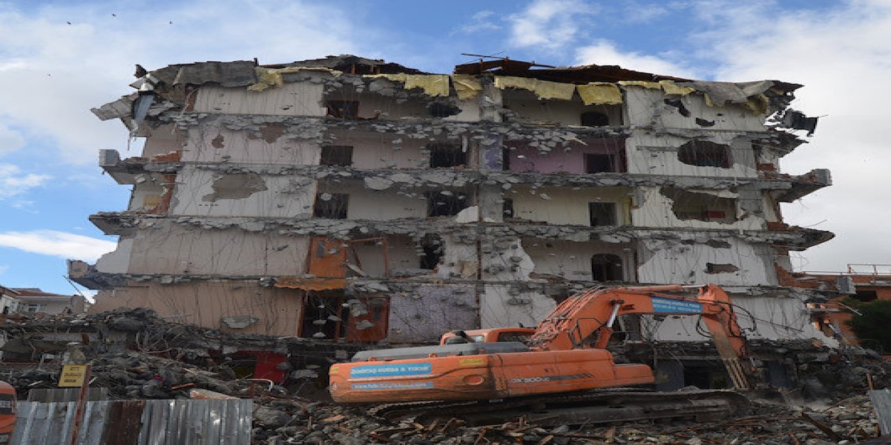 10 ilde binalar hasar gördü. Konut kredisiyle ev almış kişilerin durumu ne olacak?