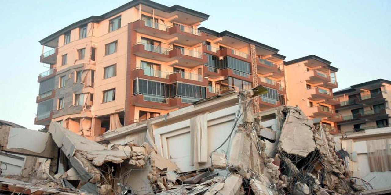 Yıkılan evi Müteahhit bize 'Depremde dışarı çıkmayın' diye sattı