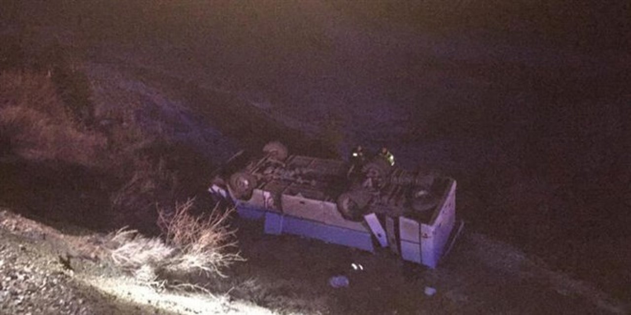 Deprem bölgesinden dönen MEB AKUB ekibi kaza yaptı: 13 yaralı