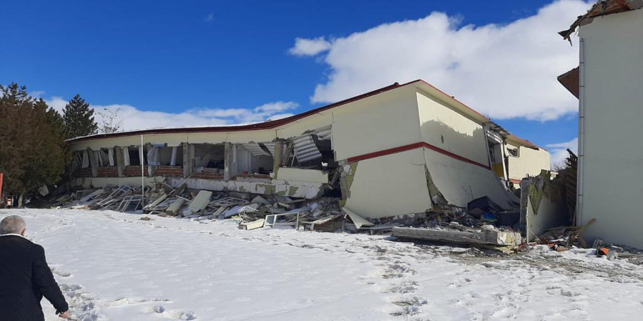 İyi Partili yetkili: 4 milyon lira harcanarak güçlendirme yapılan okul depremde yıkıldı