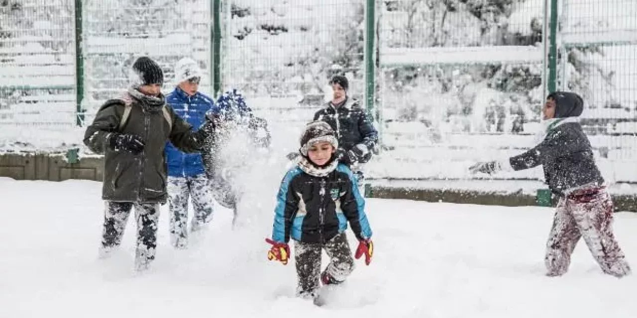 Meteoroloji gece saatleri için o illeri kar yağışı için uyardı: Okullar tatil edilecek mi?