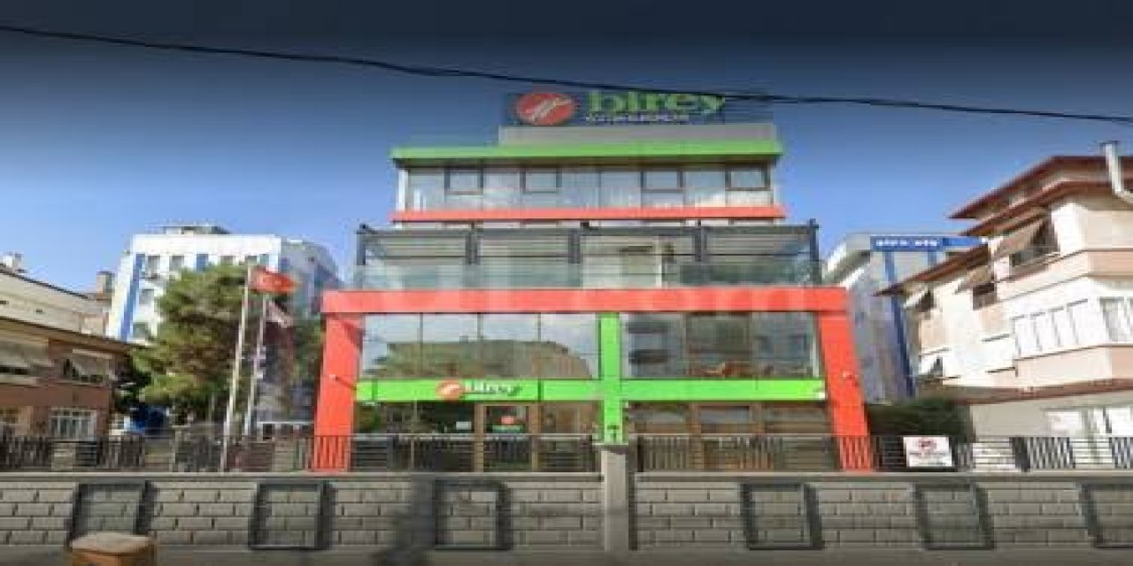 Eğitime ara verilen dönemde çalışmayı kabul etmeyen iki öğretmen işten çıkarıldı!