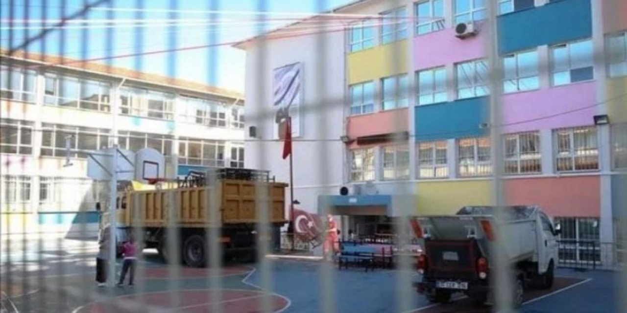 Yıkılan okulun öğrencilerinin nakledildikleri okul da depreme dayanıksız çıktı