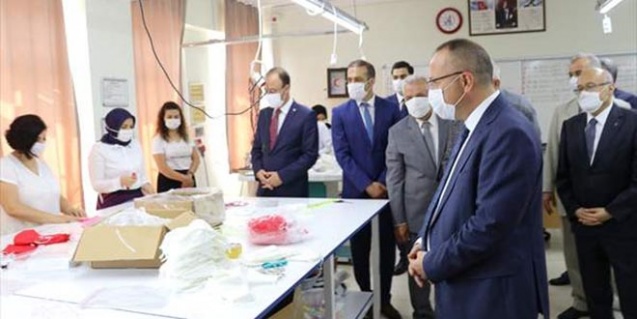 Meslek Lisesi Öğrencilerinden Hollanda'ya Maske İhracı