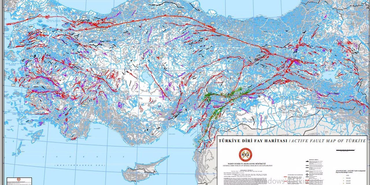 Bu ilçelerde oturanlar dikkat! İşte büyük deprem üretebilecek fay hatları.. Naci Görür bu iller için uyardı..