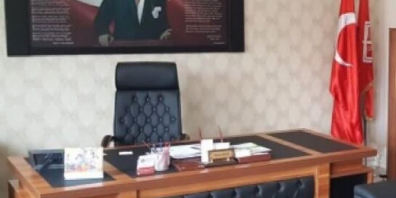 Müdür, öğretmenlere: “Bana, koşulsuz şartsız itaat edeceksiniz!”