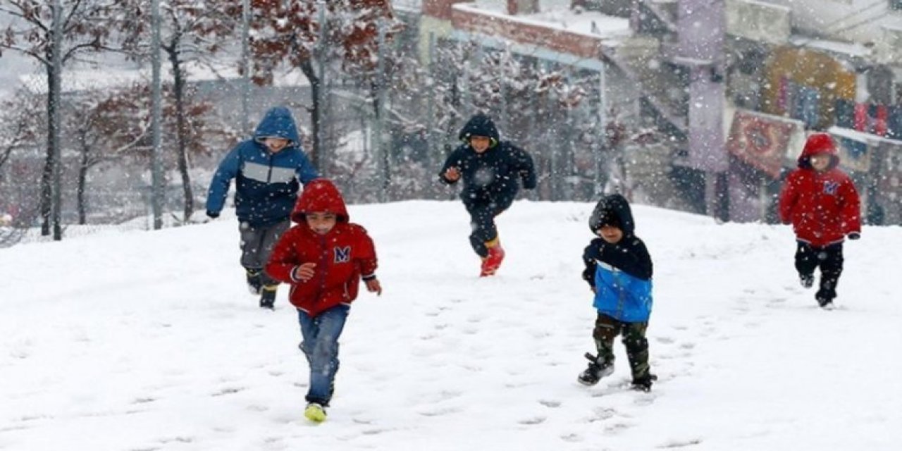 Meteoroloji uyardı: O iller için akşam saatlerinde kar yağışı bekleniyor. Okullar tatil olacak mı?