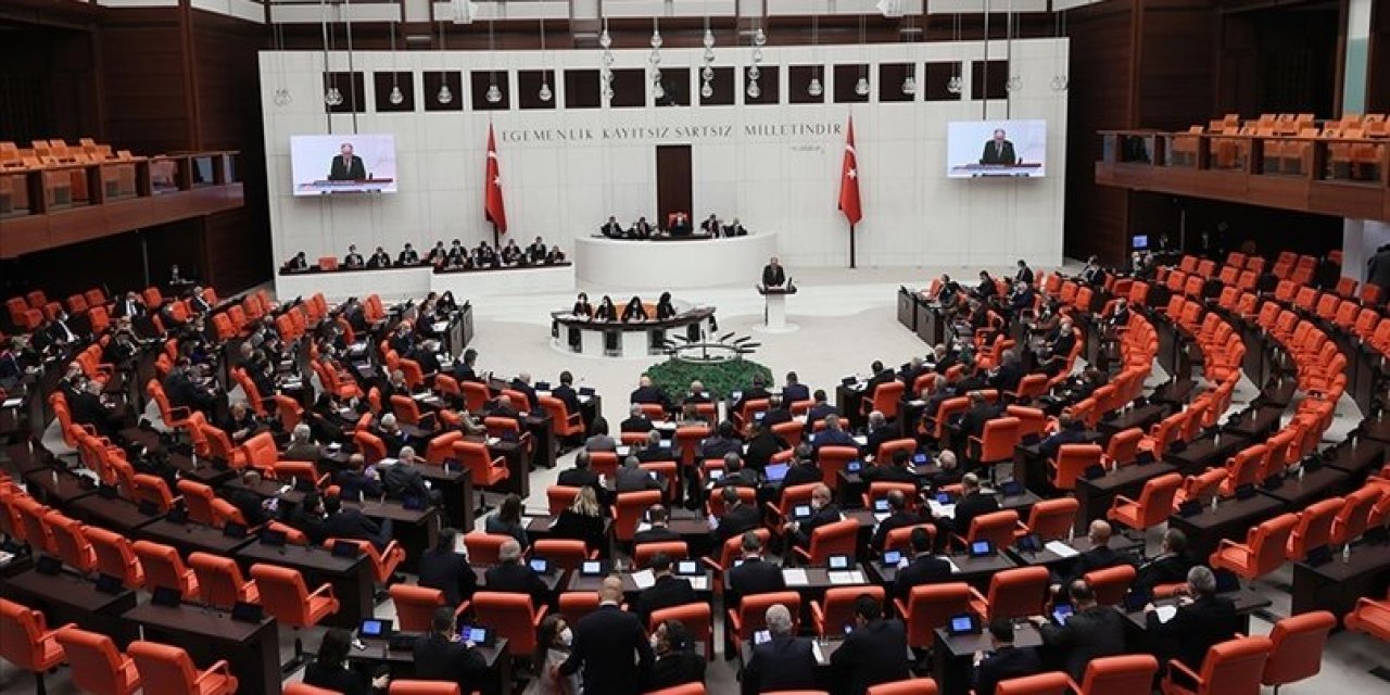 İlçe milli eğitim hakkındaki iddialar Bakan Özer'e soruldu
