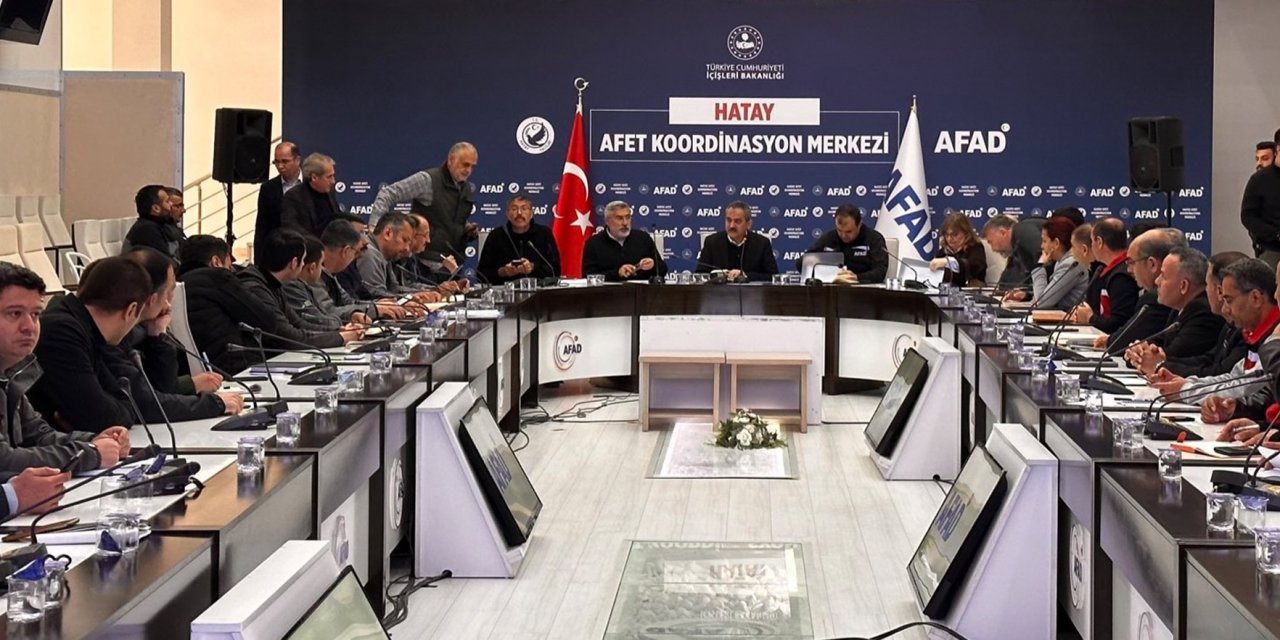 MEB Bakanı Özer, Hatay'da İncelemelerde Bulundu