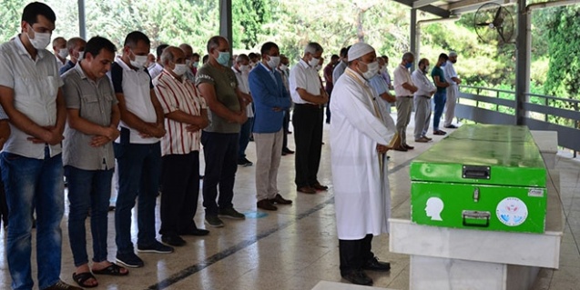 Okulda Hayatını Kaybeden Öğretmen Toprağa Verildi