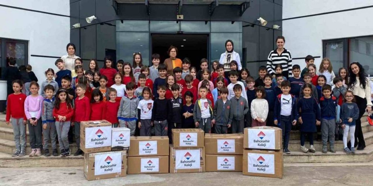 Bahçeşehir Kolejinden depremzede öğrencilere  oyuncak ve kitap hediyesi!