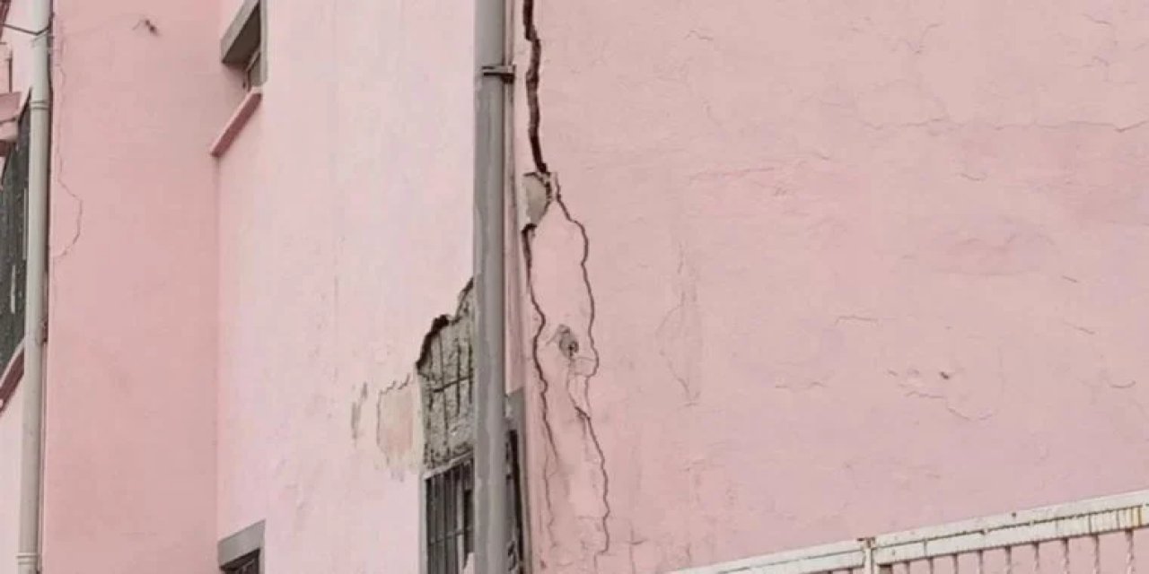 Veliler endişeli: İstanbul'da okul binası alarm veriyor..