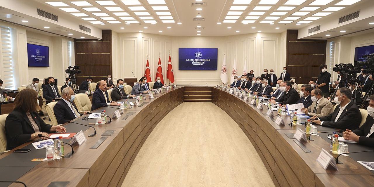 Eğitim Bir Sen: ''Bu toplu sözleşme önceki dönemlere benzemeyecek, sert geçecek!''