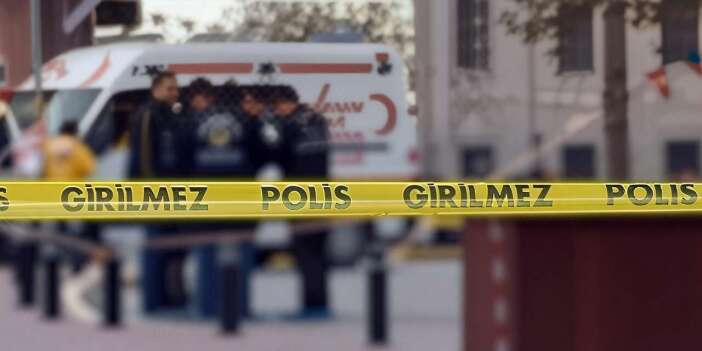 Emekli Öğretmen Önce Eşini Vurdu, Sonra İntihar Etti